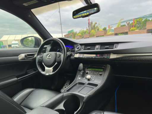 CT 200h