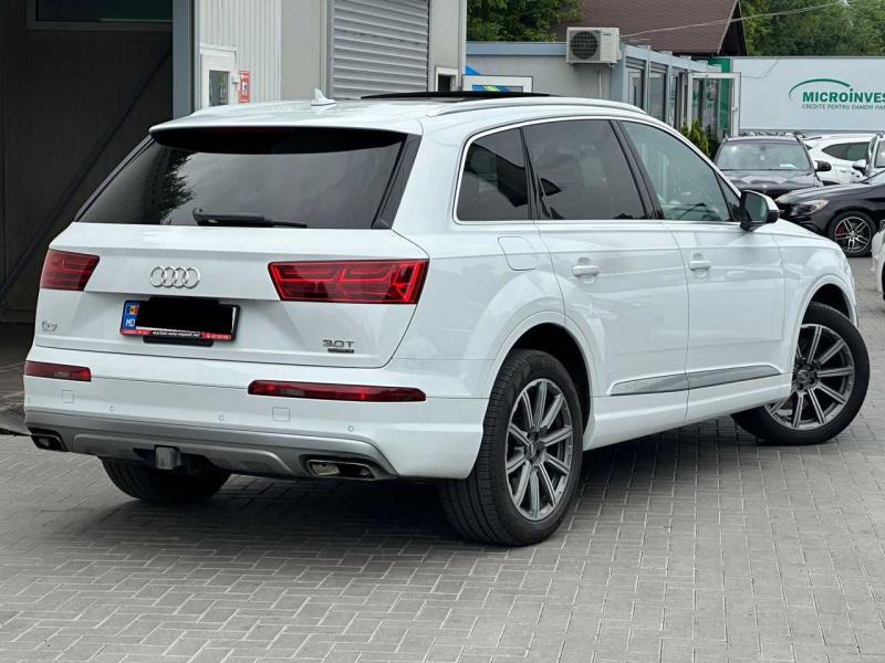 Q7-(7 Locuri)